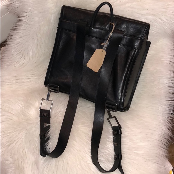 Black leather DKNY letter box back pack - Picture 6 of 8